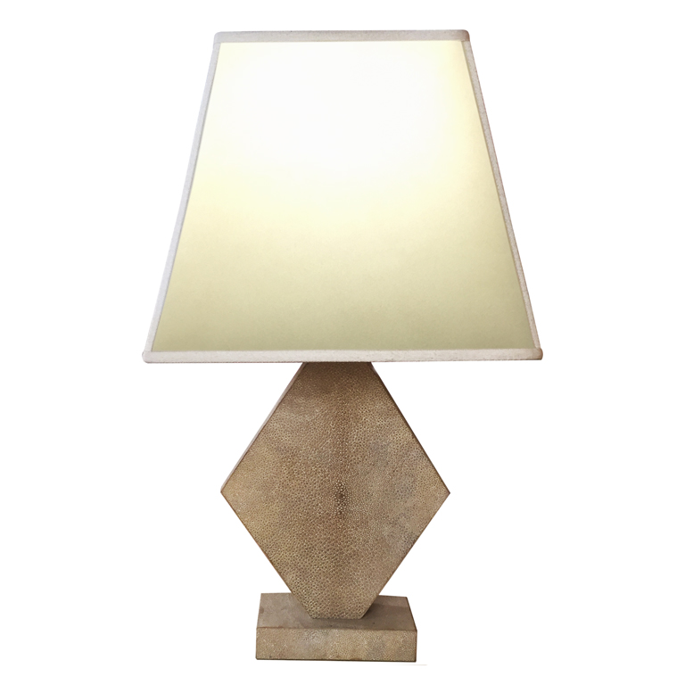 Lampada da tavolo in galuchat  Table lamp in shagreen