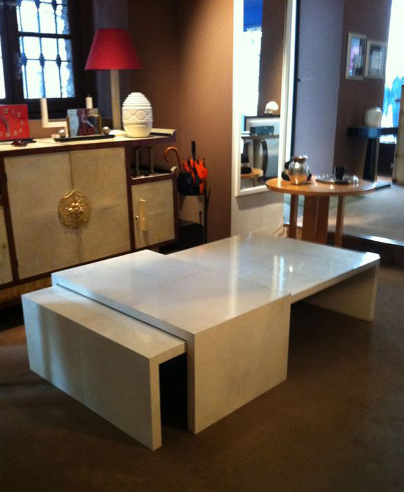 Tavolo basso in pergamena Coffee tables in parchment